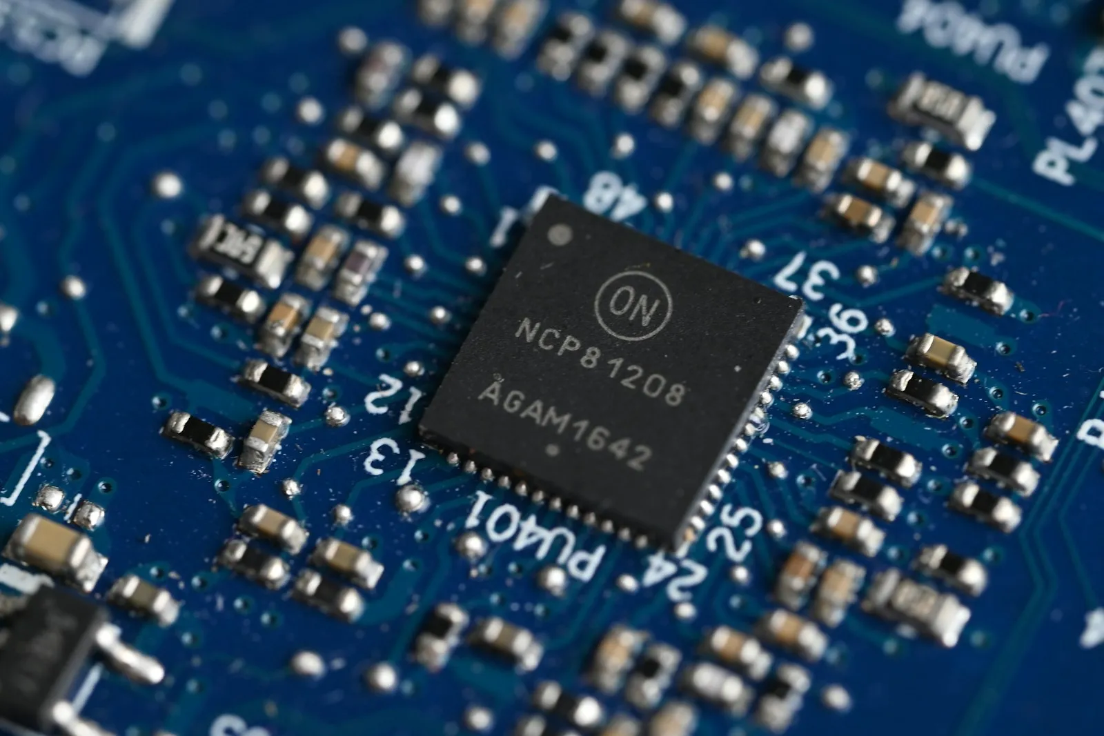 Hardware and real time — Hybrid systems
